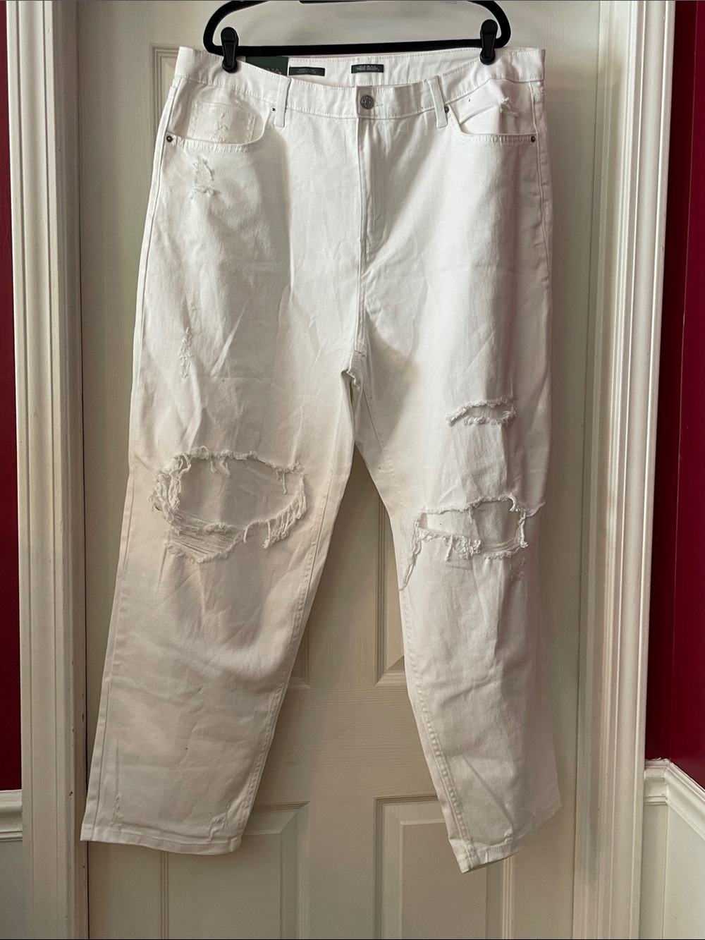 wild fable White Distressed Relaxed Men's Jeans